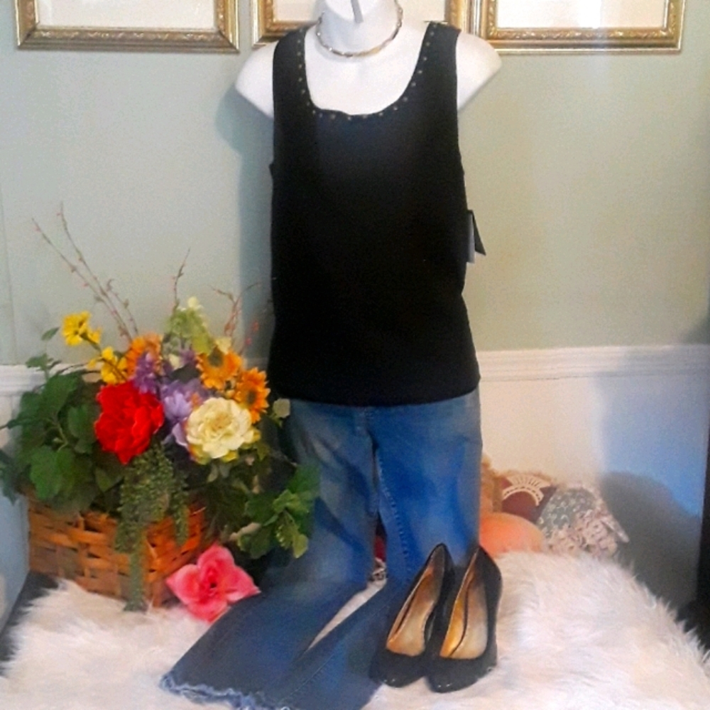 🌻PRICE DROP TODAY NWT BEAUTIFUL BLOUSE